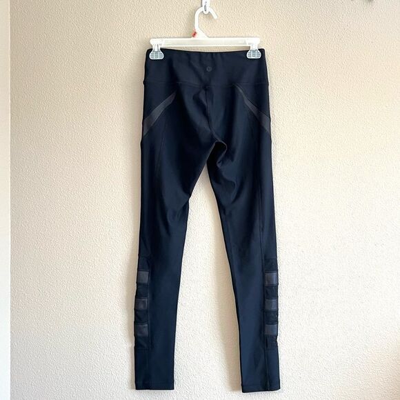 90 Degree Black Mesh Panel Leggings - Picture 4 of 5